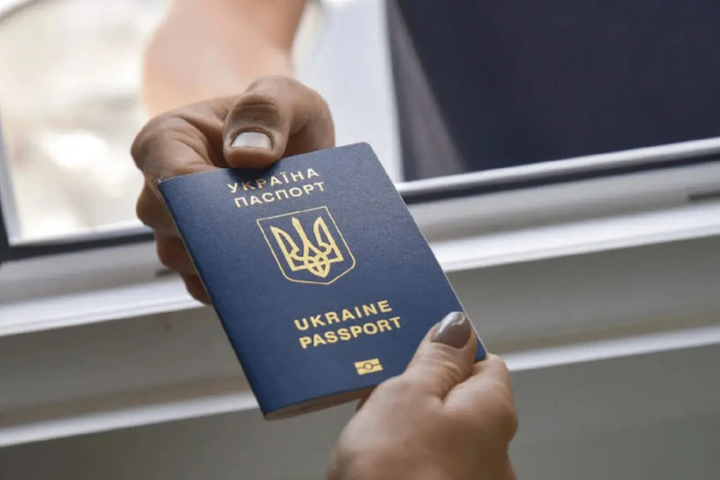 Перебування за кордоном понад 90 днів: правила, наслідки та варіанти легалізації