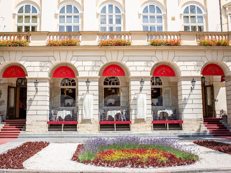Grand Cafe Leopolis у Львові: огляд меню, сніданків, десертів та цін